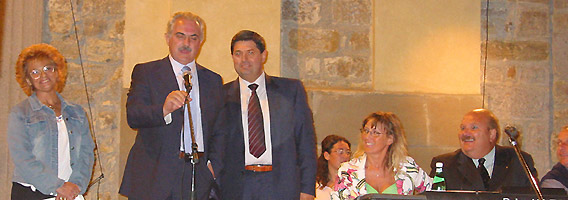 Da sx la vincitrice del Premio Dossena 2005 , Carmen Guariglia