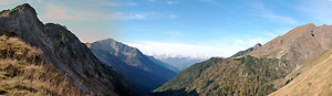 Panoramica dal passo della Marogella verso la Valle di Roncobello, il Menna e il Monte Campo