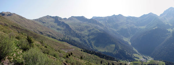 Panoramica da S. Marco 2000 verso i monti della conca del Rif. Madonna delle Nevi 