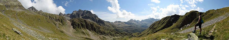 Panorama dal sentiero 248 (pianoro di Valsecca - Passo della Selletta - Rif. Longo)