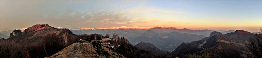 Tramonto al Rif. 'I Lupi' (1270 m) sul Pizzo Cerro (1285 m)