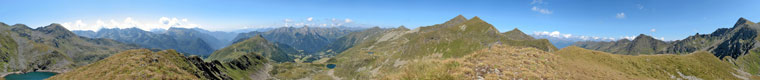 Panoramica a 360 dal Passo di Valcervia su Alpi Orobie e Retiche - foto Piero Gritti 15 ago 07