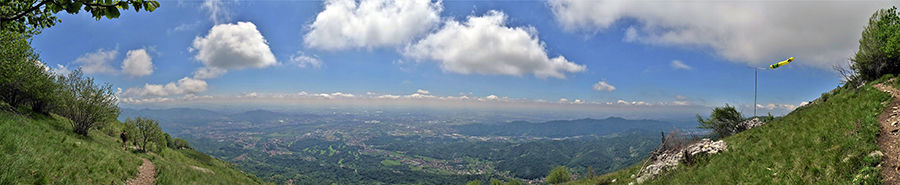Vista panoramica sulle colline e sulla alta pianura lombarda