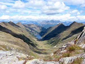 La Valle e il Lago di Venina con sullo sfondo le Alpi Retiche
