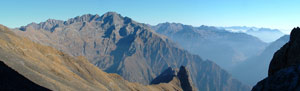 Panoramica dal Passo di Valsecca verso la Valbondione in Alta Valle Seriana