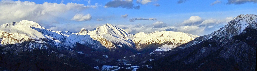 Dalla vetta del Monte Gioco vista sul M.A.G.A. (Menna - Arera - Grem - Alben)