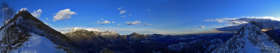 Dalla selletta tra cima e anticima-sud del Monte Gioco vista in Val Serina