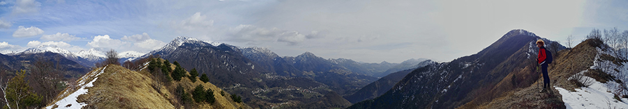 Salendo dallo Zucchin (1206 m) allo Zucco-Gioco (1366 m) vista in Val Serina