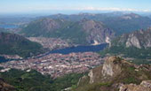 Da cima Resegone vista su Lecco, il lago e dintorni - foto Marco Vitali (Camminando per monti)