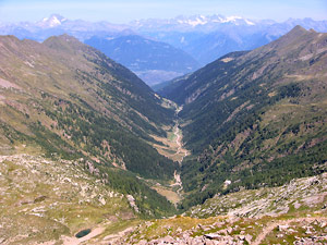 La Valle del Livrio scende dal Passo di Publino in Valtellina