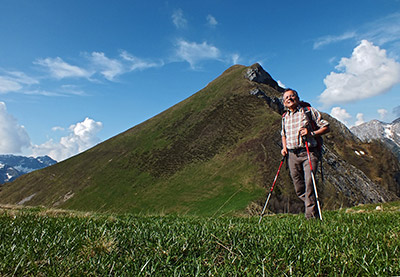 PIZZO VESCOVO (2175 m.) e MONTE BRATE (1932 m.) con giro ad anello da Foppolo il 7 giugno 2013  - FOTOGALLERY