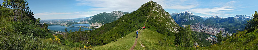 Panoramica salendo sul sentiero 305 delle creste dal Secondo Corno (791 m.) al Primo per la vetta del Monte Barro (922 m.) 
