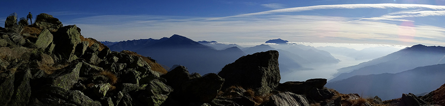 Dai roccioni dell'Alpe Duria vista sul Lago di Como