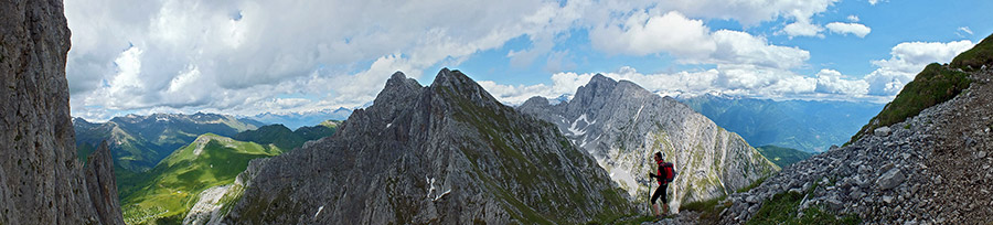 Dalla cresta di vetta del Cimone della Bagozza (2408 m.)