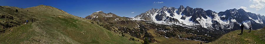 Spettacolare vista sui Campelli di Schilpario e sulle 'Piccole Dolomiti Scalvine'