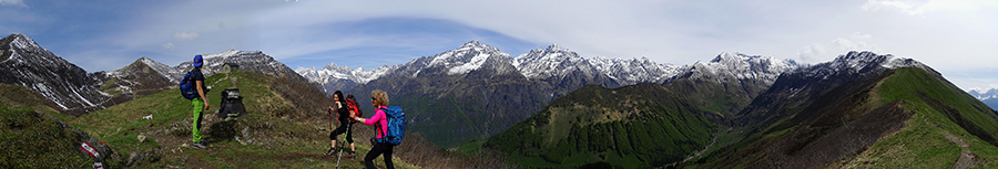 Panoramica alla Chiesetta del Passo della Manina (1821 m)