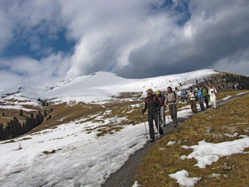 Da Parre panoramica salita al Rifugio e Monte Vaccaro nella bella primaverile domenica del 28 marzo 2010 - FOTOGALLERY 