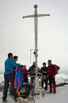 Salita a Cima Paré (1642 m.) da Rovetta a pestare un po' di neve con gli amici del PieroWeb domenica 6 dicembre 2009  - FOTOGALLERY