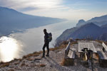 Dalla Cima Mughera panorama su Limone del Garda - foto Gila 17 nov. 07