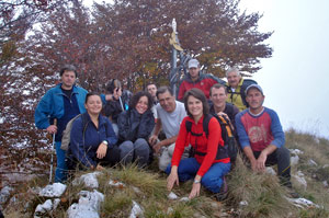 Gruppo CAI sulla cima del Monte Spino - foto Gila 7 ott 07