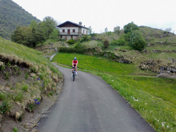 Salita al Monte Molinasco in MTB (in sella o in groppa) da Zogno il 23 aprile 2011 - FOTOGALLERY