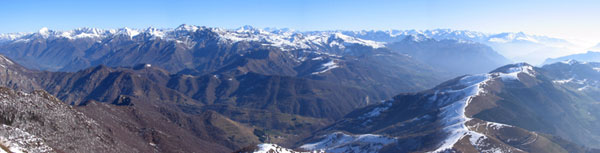 Panoramica dal Resegone sulla Val Taleggio, le Orobie e le Alpi - foto Marco Caccia