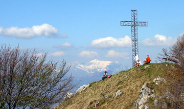 Facile e panoramica salita al Monte Suchello (1541 m.) da Aviatico il 3 maggio 09 - FOTOGALLERY