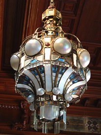 Splendido lampadario nel Salone delle Feste - foto Piero Gritti