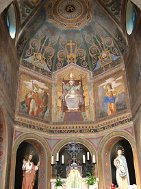 L'altare e l'abside - foto Piero Gritti