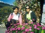 Anna e Marilena tra i fiori coloratissimi e profumatissimi di St Paul de Vence