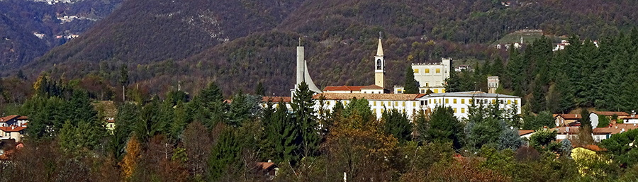 Il Collegio di Celana sullo sfondo del Monte Tesoro