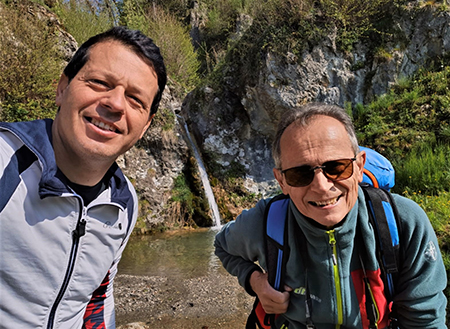 CORNA ROSSA, anello sui fianchi ed 'in groppa' da Zogno (17apr21) - FOTOGALLERY