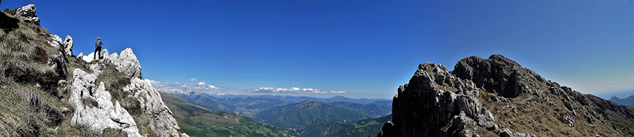 Dai contrafforti di Cima Croce splendido panorama con Cima Alben 