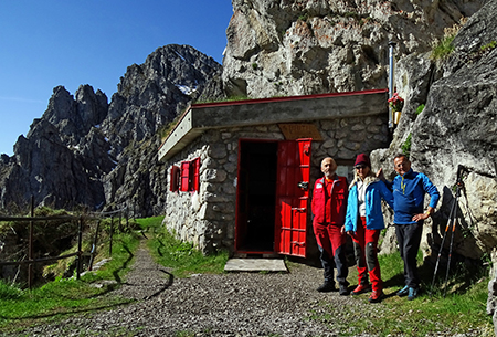Anello del Monte Alben con Cima Croce, Cima Alben, Casere, Sappli da Passo Crocetta il 24 maggio 2016  - FOTOGALLERY