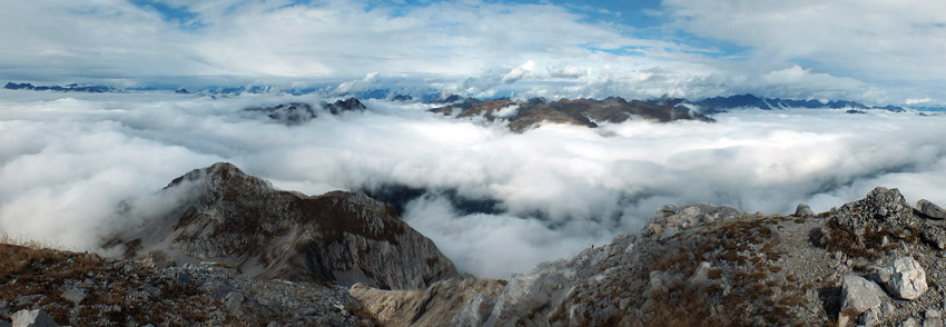 Dalla vetta del Pizzo Arera vista in Corna Piana ed oltre