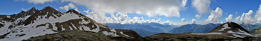 Panorama dalla cresta del Monte Avaro