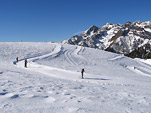 Con gli sci sulla pista di fondo