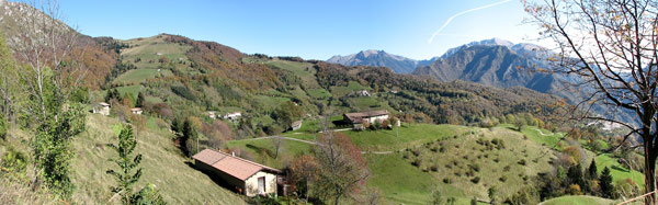 Panoramica verso Baita Campo, Cespedosio e oltre - foto Piero Gritti 19 ottobre  07
