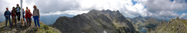 Da Cima di Valpianella (2349 m.) verso il monte e il lago di Trona