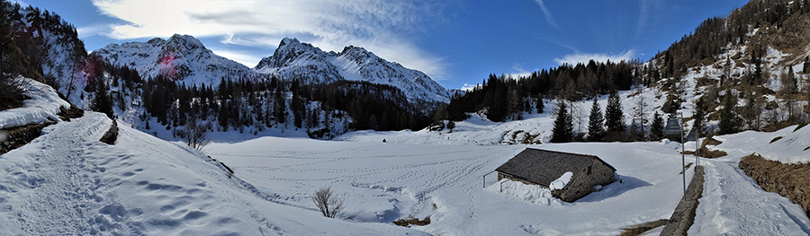 La bella conca innevata del Lago del Prato (1654 m)