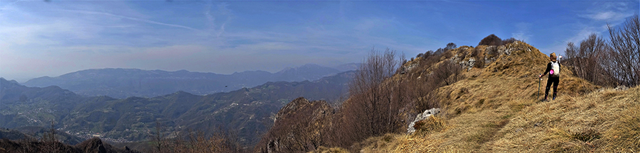 Gran bel panorama dalla cima del Castel Regina (1424 m)
