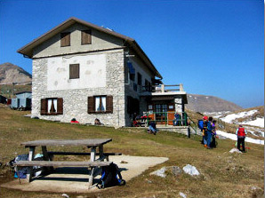Il Rifugio A.  Gherardi (m.1650)