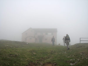 Alla Baita Piani d'Alben (m. 1670) ex Rif. Battisti - foto Piero Gritti 14 ott 07