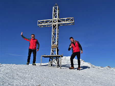 CIMA GREM  innevata e ventosa ad anello dal Colle di Zambla-30genn23- FOTOGALLERY
