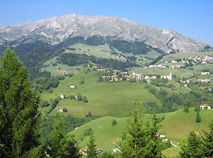 Vista sul Grem sovrastante Zambla Alta e Bassa