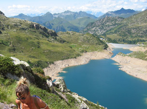 La salita dal lago al sentiero alto per il Passo di Mezzeno