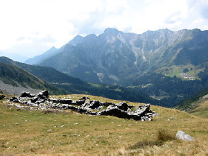 Resti dei ricoveri miltiari della Guerra 1915-'18