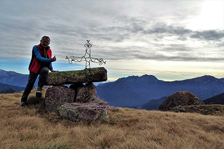Monte Mincucco (cima 2001 m – croce 1832 m) dai Piani dell’Avaro il 16 novembre 2016 - FOTOGALLERY