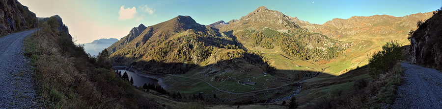 Scendendo dalla sterrata-sent. 110 al pianoro del Lago di Valmora