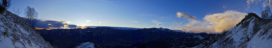 Tramonto sulla media Val Brembana dal Monte Gioco